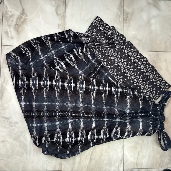 Black and White Athleta Patterned Dress Size Large - Picture 1 of 8